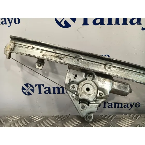 Elevalunas Delantero Derecho para Mitsubishi Montero (V60/V70)