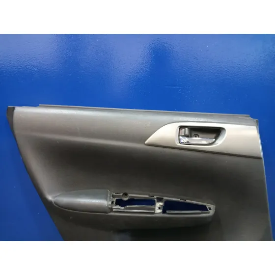 Guarnecido Puerta Trasera Izquierda para Subaru Impreza G12