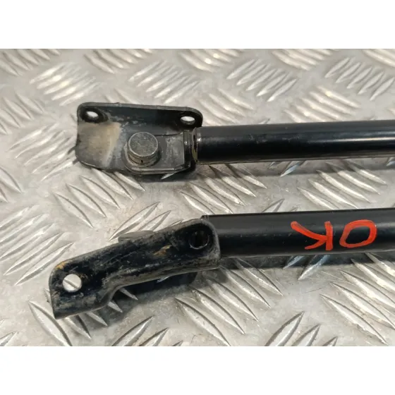 Amortiguadores Maletero / Porton para Subaru Impreza G12