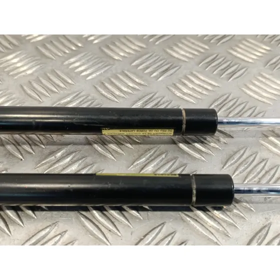 Amortiguadores Maletero / Porton para Subaru Impreza G12