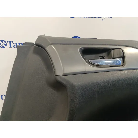 Guarnecido Puerta Delantera Derecha para Subaru Impreza G12