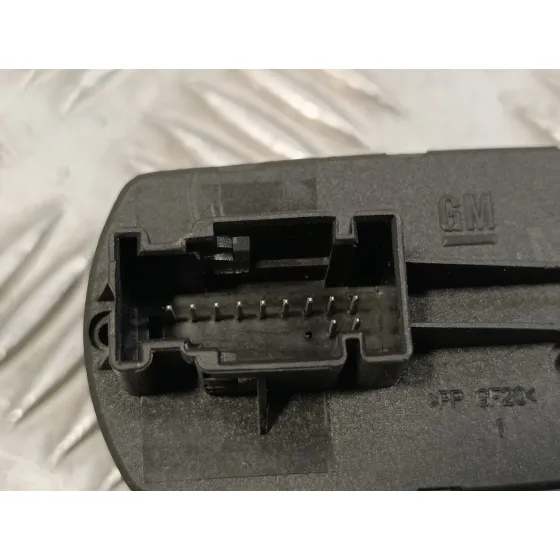 Mando Elevalunas Delantero Izquierdo para Opel Corsa D