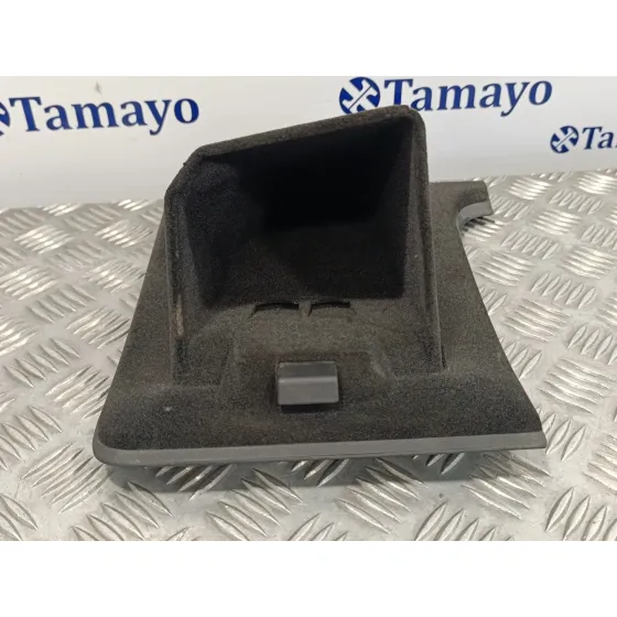 Moldura para Volkswagen Passat Variant (3C5)