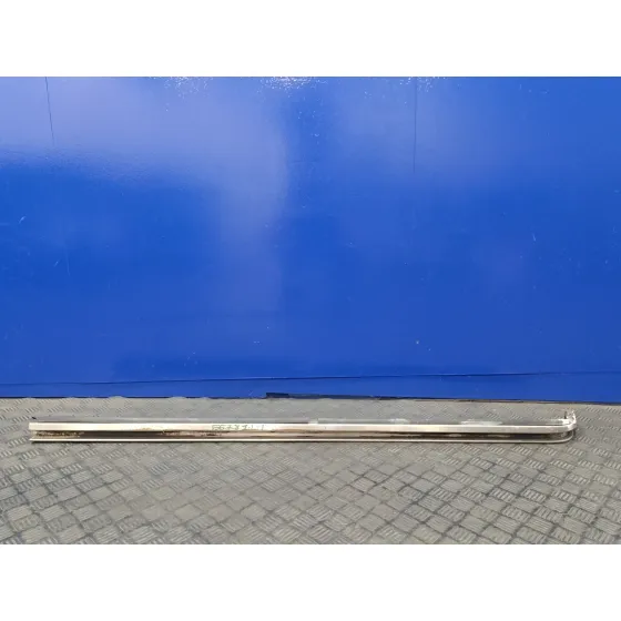 Soporte / Guia Puerta Corredera para Iveco 35S13