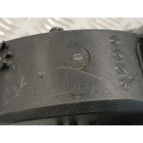 Tapa Exterior Combustible para Subaru Xv (G5)
