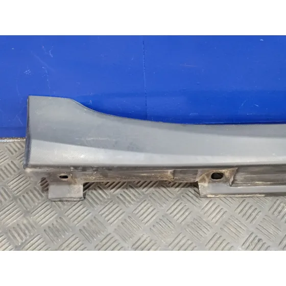 Talonera Derecha para Subaru Xv (G5)
