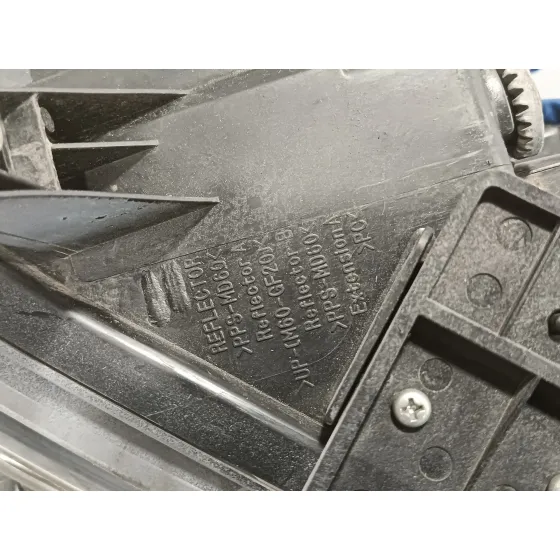 Faro Derecho para Mazda 6 Lim. (Gh)