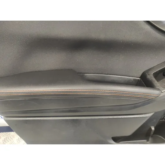 Guarnecido Puerta Delantera Izquierda para Subaru Xv (G5)