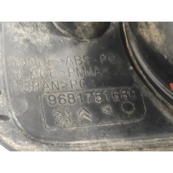 Piloto Trasero Derecho Paragolpes para Citroën C3 Picasso