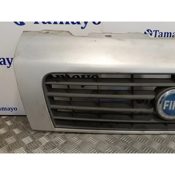 Rejilla Delantera para Fiat Ducato Caja Abeirta 33 (06.2006 =>)