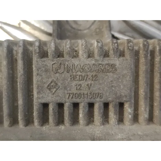 Caja Precalentamiento para Nissan Primera Berlina (P12)