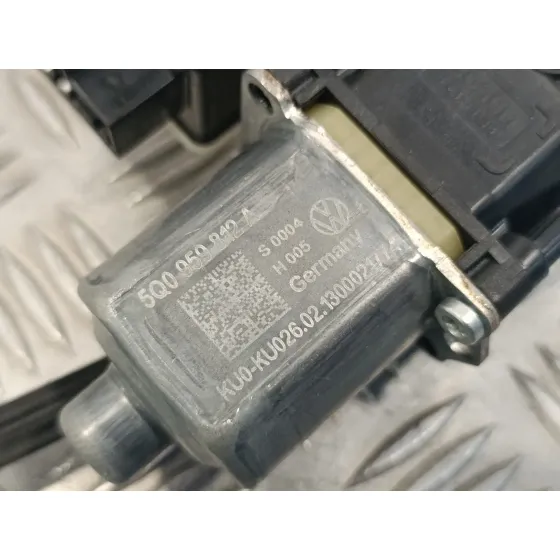 Elevalunas Trasero Derecho para Seat Leon (5F1)