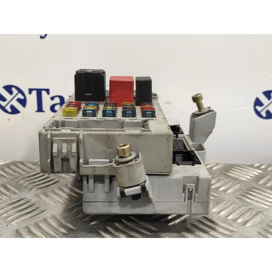 Caja Reles / Fusibles para Fiat Punto Berlina (188)