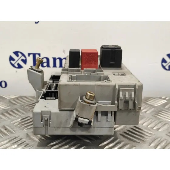 Caja Reles / Fusibles para Fiat Punto Berlina (188)