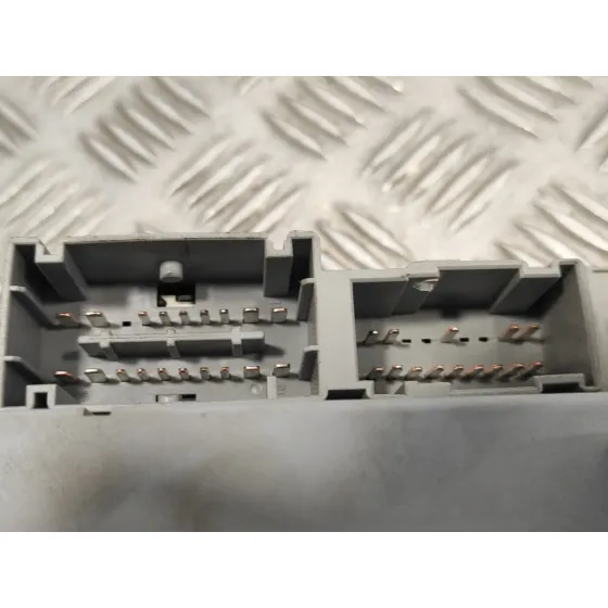 Caja Reles / Fusibles para Fiat Punto Berlina (188)