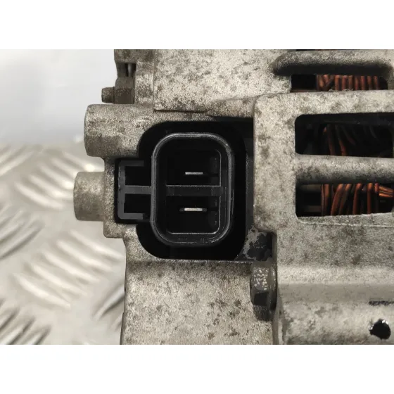 Alternador para Nissan Almera (N16/E)