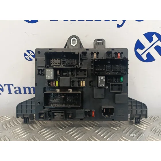 Caja Reles / Fusibles para Peugeot 307 (S1)
