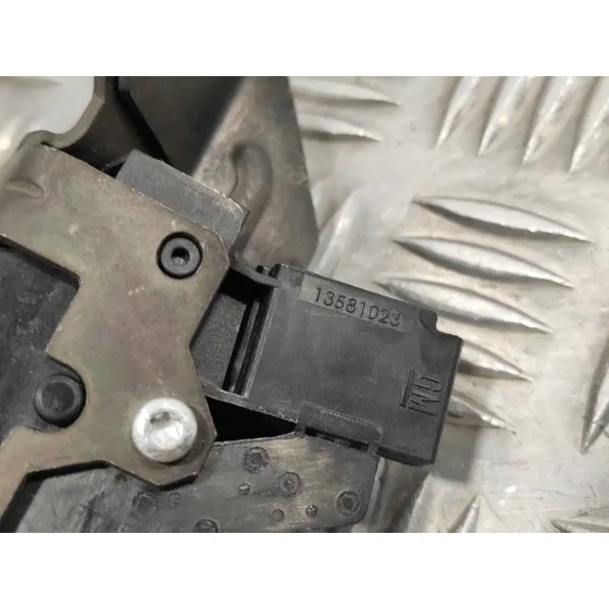 Cerradura Maletero / Porton para Opel Astra J Lim.