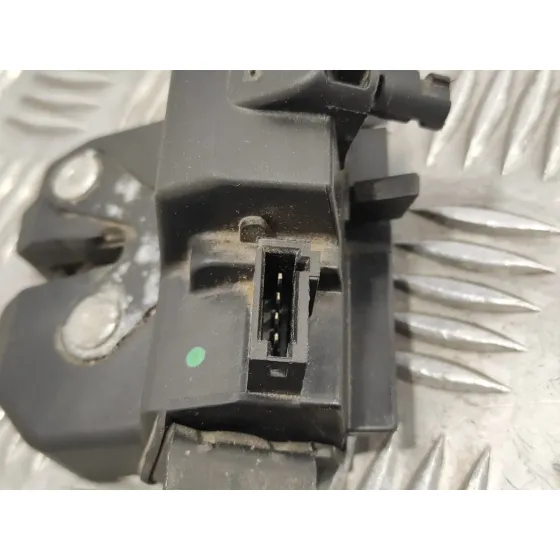Cerradura Maletero / Porton para Fiat Doblo