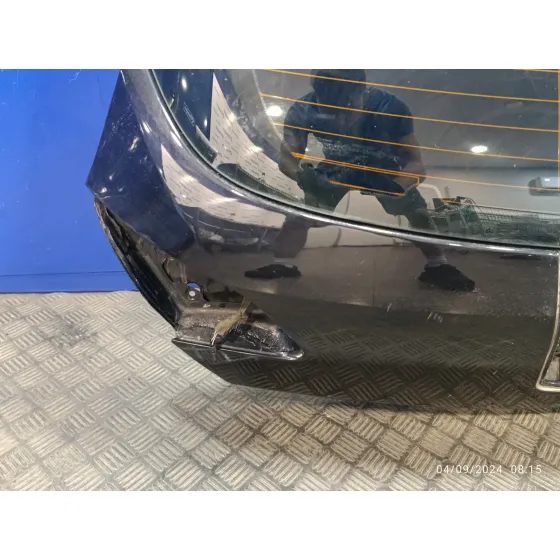 Porton Trasero para Opel Astra J Lim.
