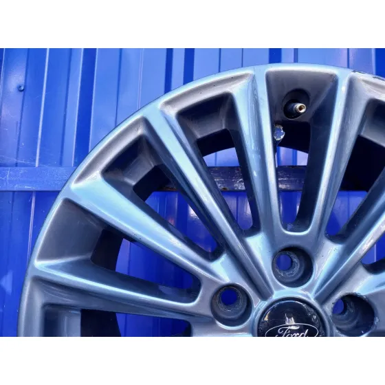 Llanta para Ford Focus Lim.