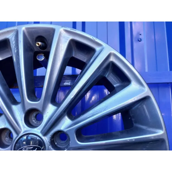 Llanta para Ford Focus Lim.