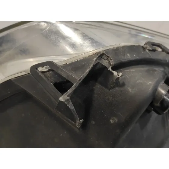 Faro Izquierdo para Suzuki Swift Berlina (Mz)