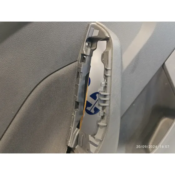Guarnecido Puerta Trasera Izquierda para Ford Focus Lim.