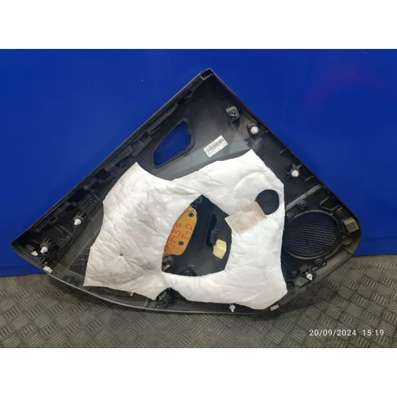 Guarnecido Puerta Trasera Derecha para Ford Focus Lim.