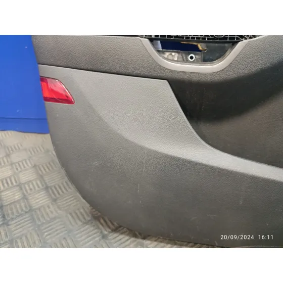 Guarnecido Puerta Delantera Izquierda para Ford Focus Lim.