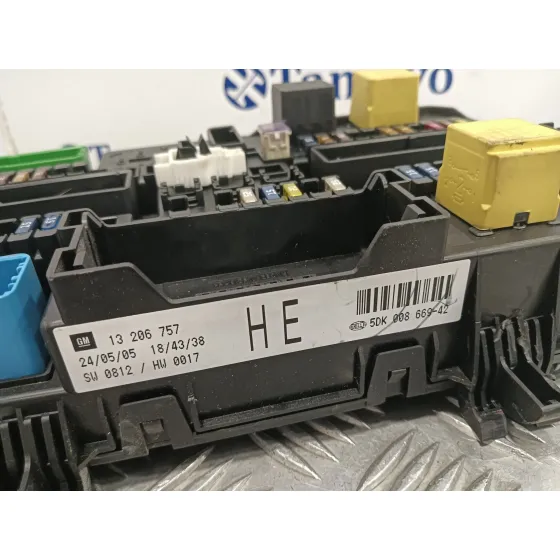 Caja Reles / Fusibles para Opel Astra Gtc