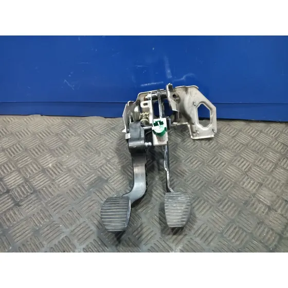 Pedal Embrague para Peugeot 2008 (--.2013->)