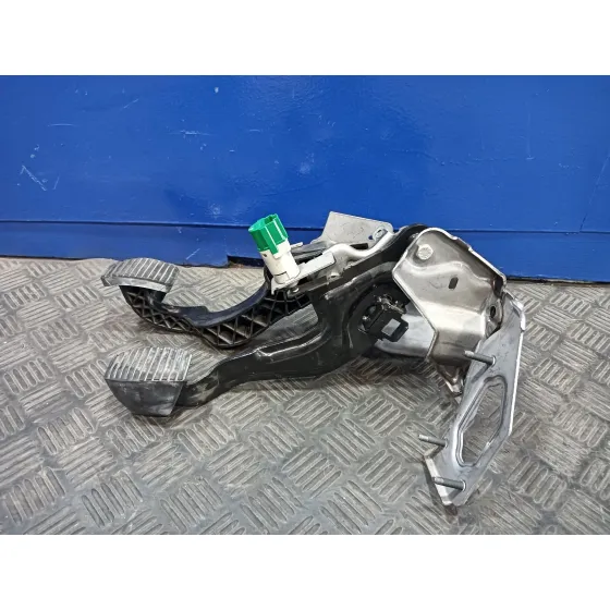 Pedal Embrague para Peugeot 2008 (--.2013->)
