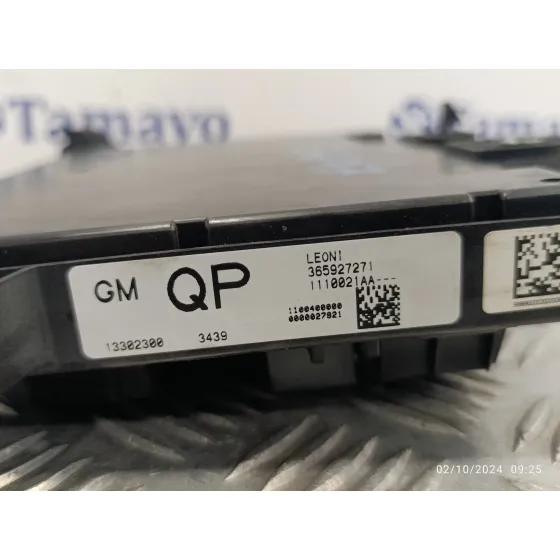 Caja Reles / Fusibles para Opel Astra J Lim.