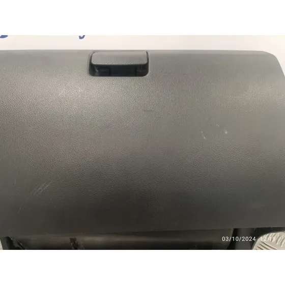 Guantera para Opel Antara