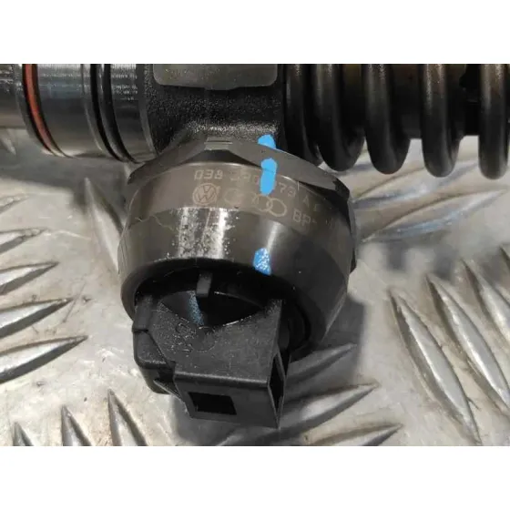 Inyector para Volkswagen Golf Iv Berlina (1J1)