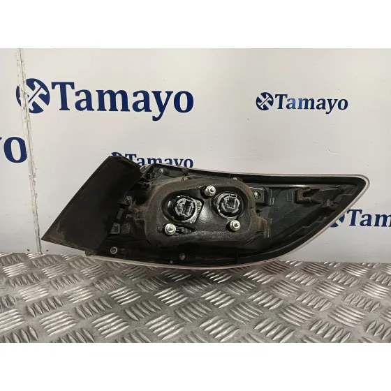 Piloto Trasero Izquierdo para Mazda 3 Lim. (Bl)