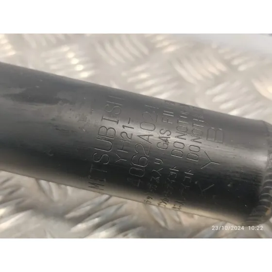 Amortiguador Delantero Derecho para Mitsubishi Montero (V80/V90)