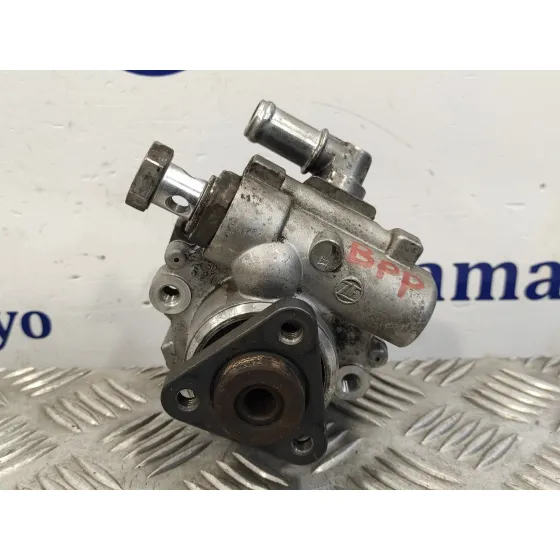 Bomba Direccion para Audi A6 Avant (4F2)