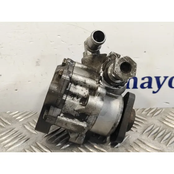 Bomba Direccion para Audi A6 Avant (4F2)