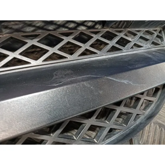 Rejilla Delantera para Mercedes-Benz Sprinter 02.00 -> Caja Cerrada