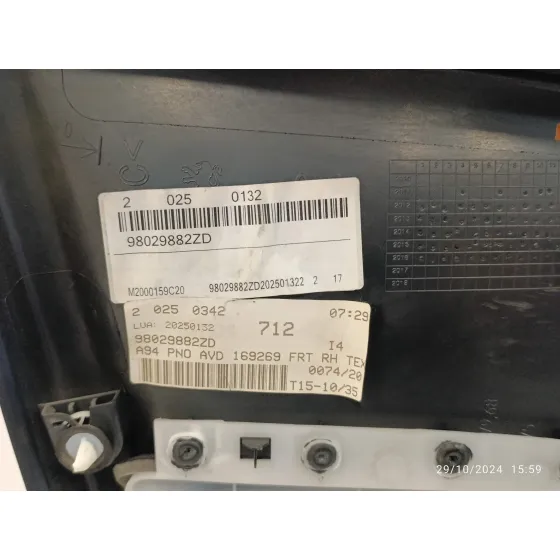 Guarnecido Puerta Delantera Derecha para Peugeot 2008 (--.2013->)