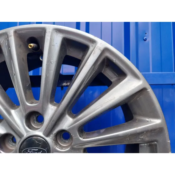 Llanta para Ford Focus Lim.