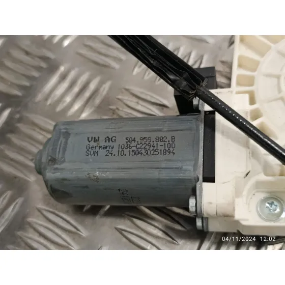 Elevalunas Delantero Derecho para Volkswagen Passat Lim. (3G2)