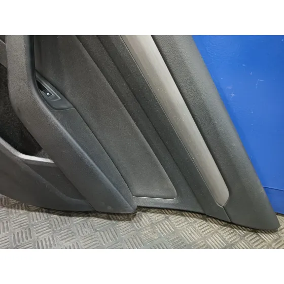 Guarnecido Puerta Trasera Derecha para Volkswagen Passat Variant (3G5)