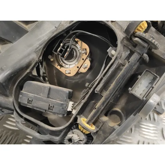 Faro Izquierdo para Opel Corsa D