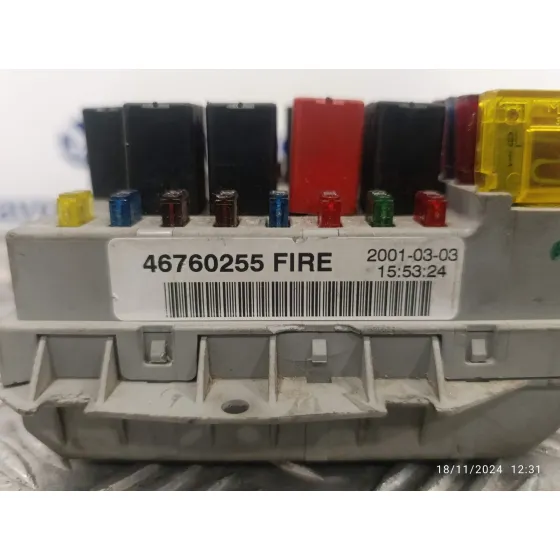 Caja Reles / Fusibles para Fiat Punto Berlina (188)