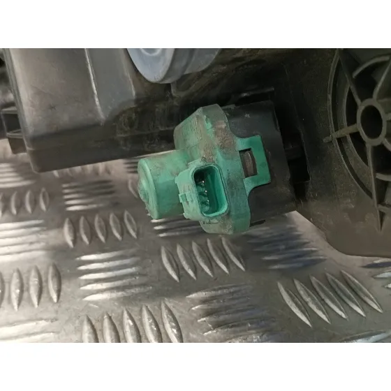 Faro Derecho para Opel Movano B Kasten/Combi