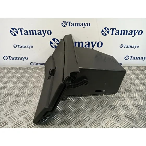 Guantera para Nissan Qashqai (J10)