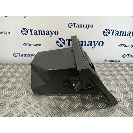 Guantera para Nissan Qashqai (J10)